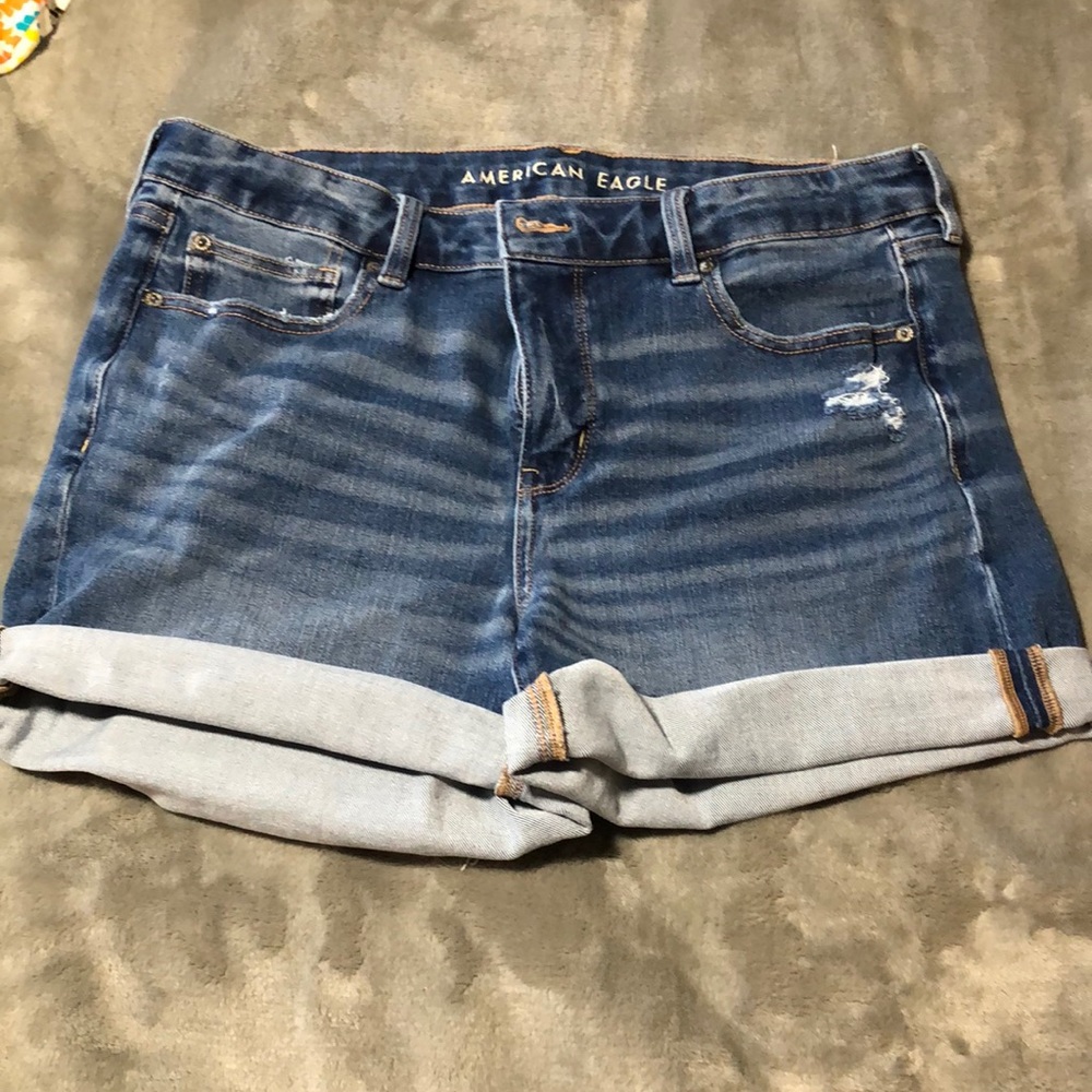 American Eagle shorts!